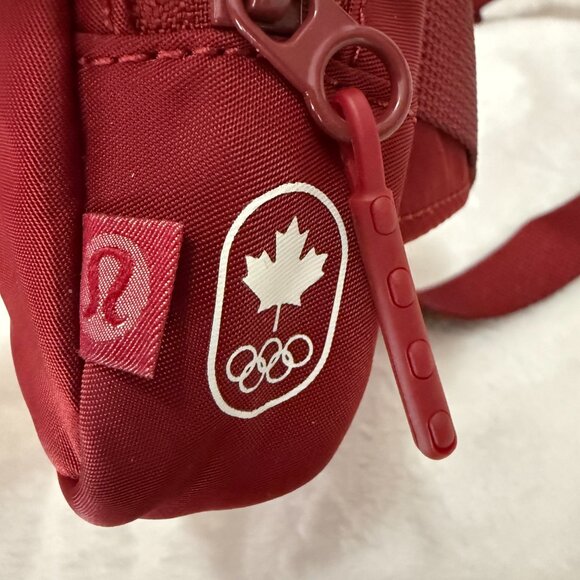Lululemon Team Canada Belt Bag – Red Limited Edition - Picture 3 of 8